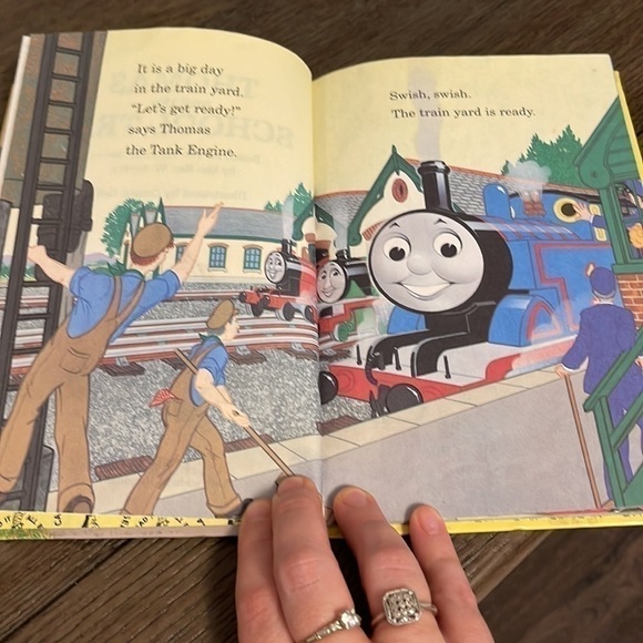 Vintage 1993 Thomas and the School Trip Illustrated Story Picture Book​​​​​​​ - Picture 4 of 4